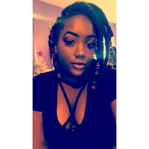 Meet your Posher, Yana